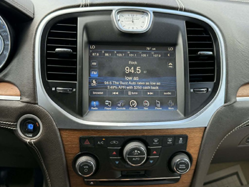 2012 Chrysler 300 Image 14