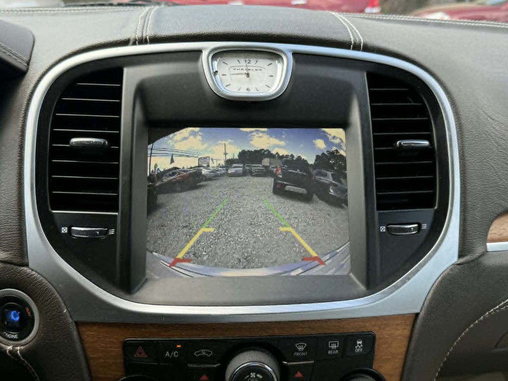 2012 Chrysler 300 Image 16