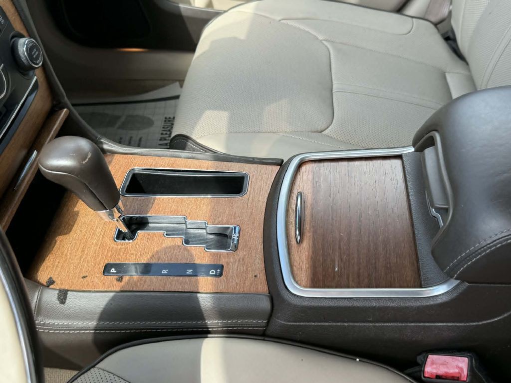 2012 Chrysler 300 Image 19