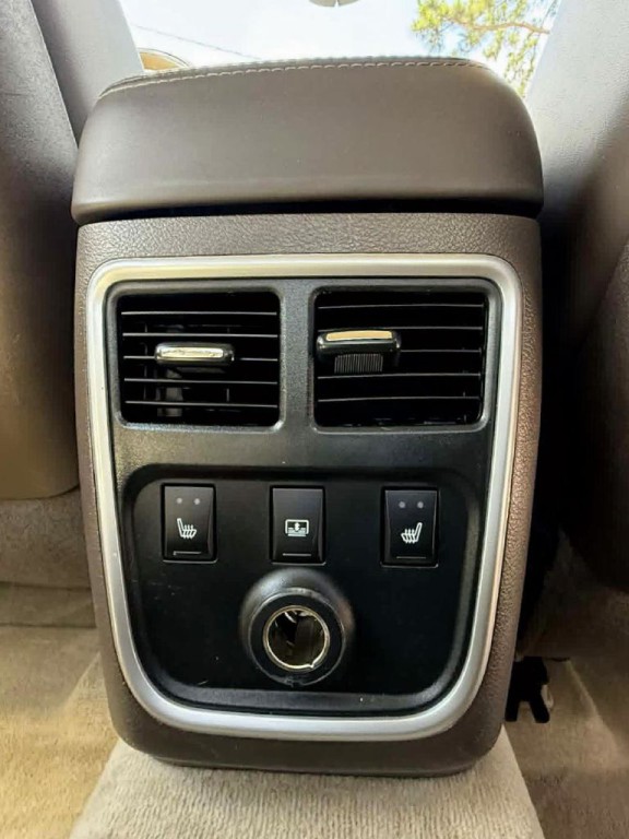 2012 Chrysler 300 Image 20