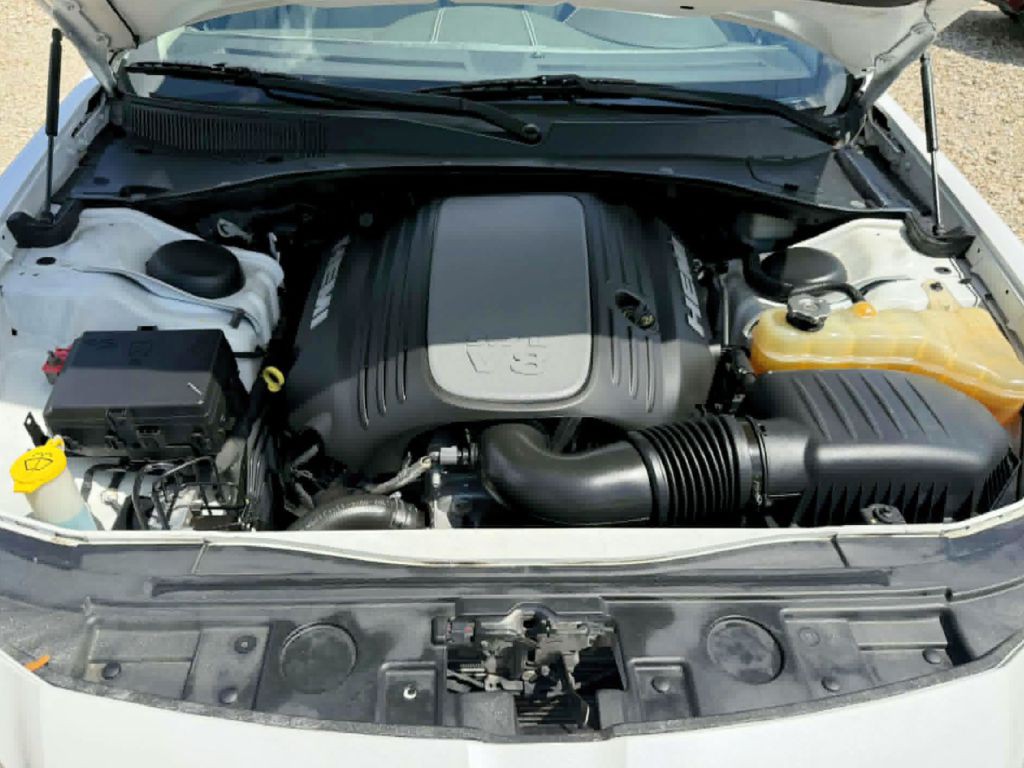 2012 Chrysler 300 Image 21