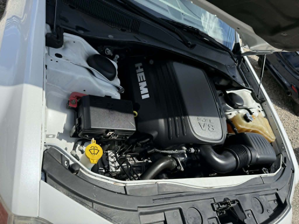 2012 Chrysler 300 Image 22