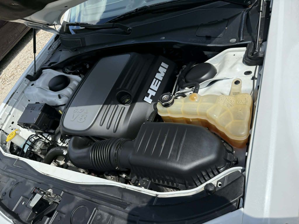 2012 Chrysler 300 Image 23