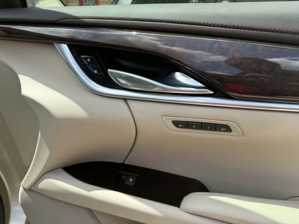 2014 Cadillac XTS Image 20