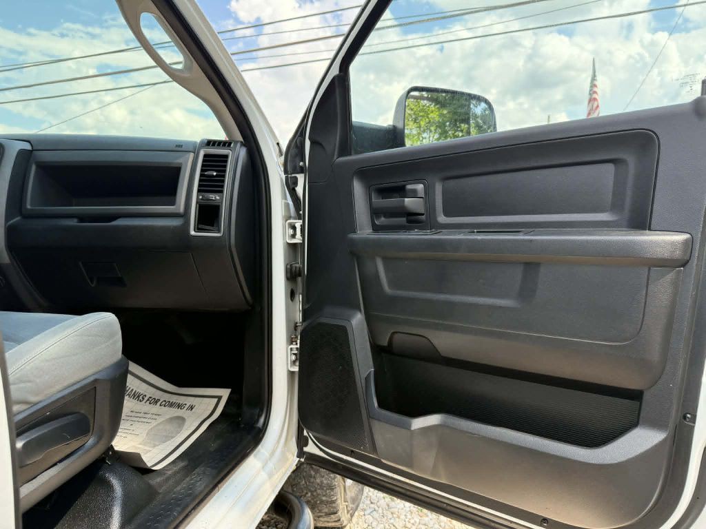 2014 RAM 2500 Image 25