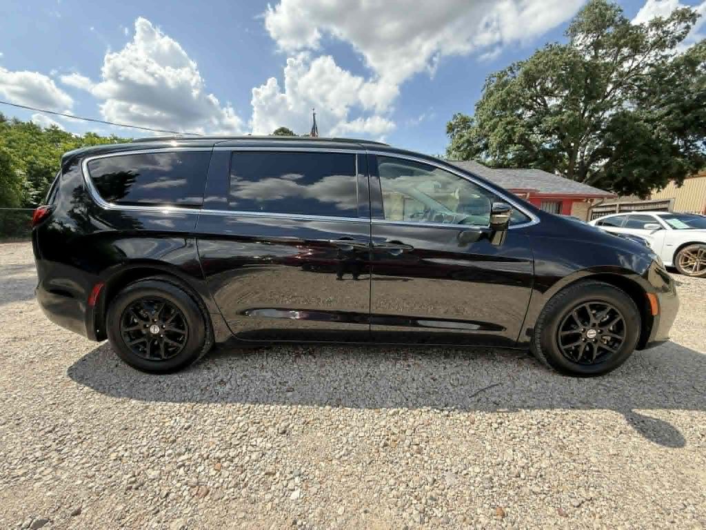 2022 Chrysler Pacifica Image 4