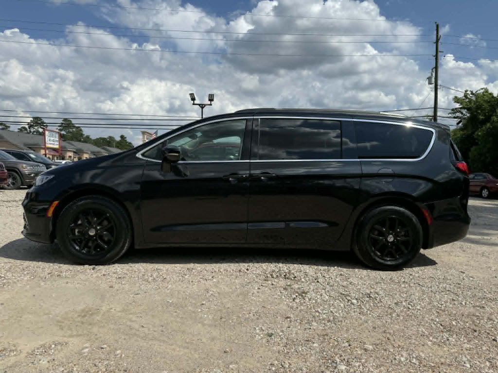2022 Chrysler Pacifica Image 8