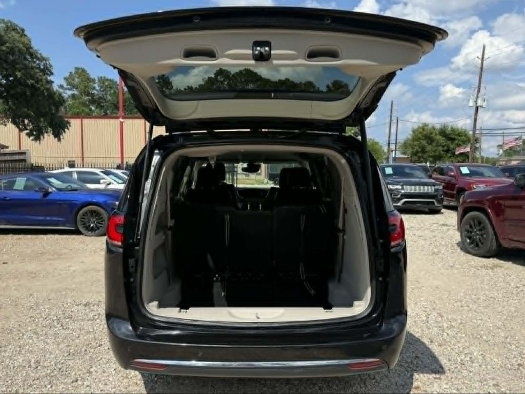 2022 Chrysler Pacifica Image 9