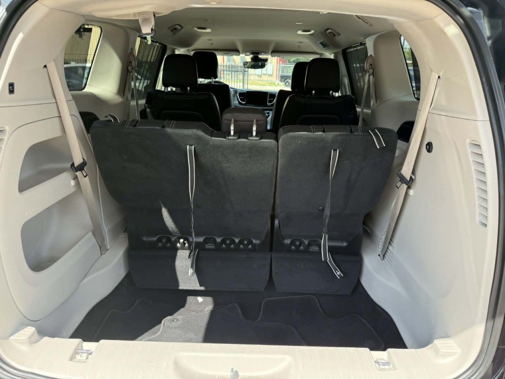 2022 Chrysler Pacifica Image 10