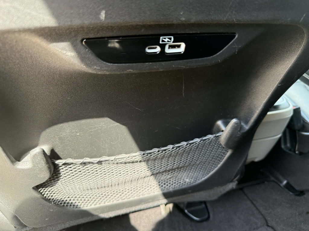 2022 Chrysler Pacifica Image 18