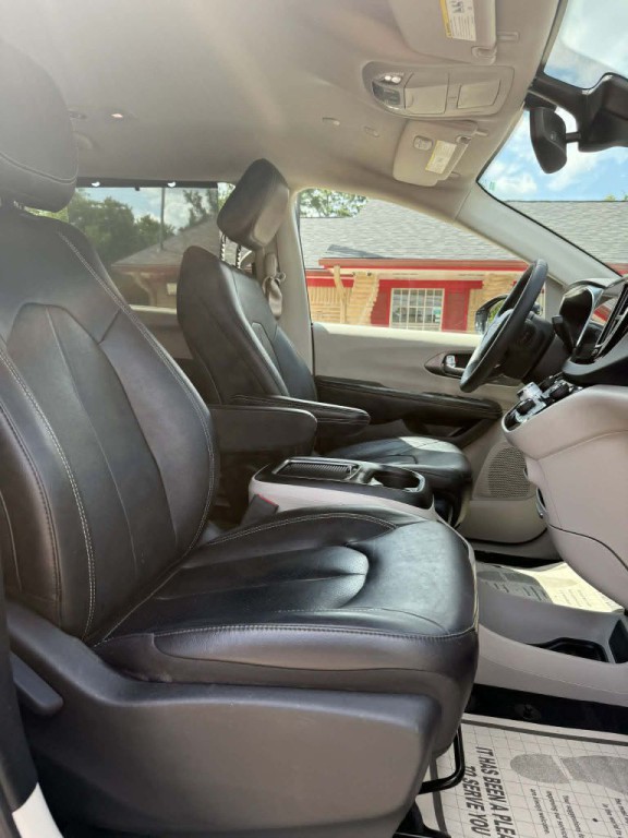 2022 Chrysler Pacifica Image 21