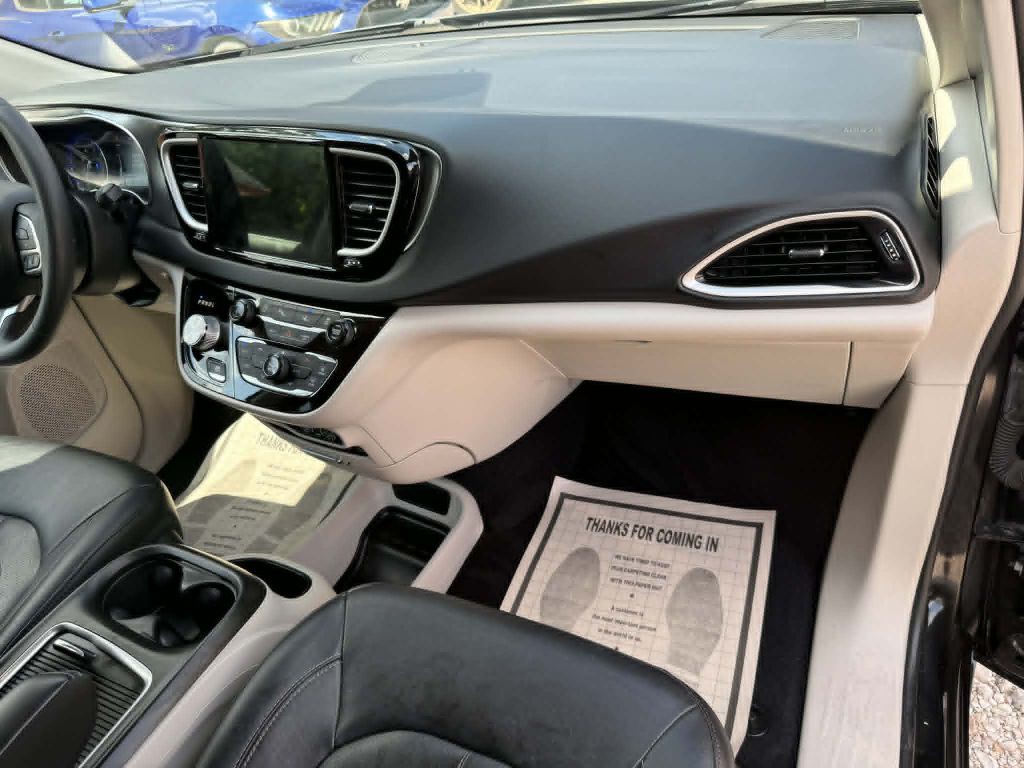 2022 Chrysler Pacifica Image 22
