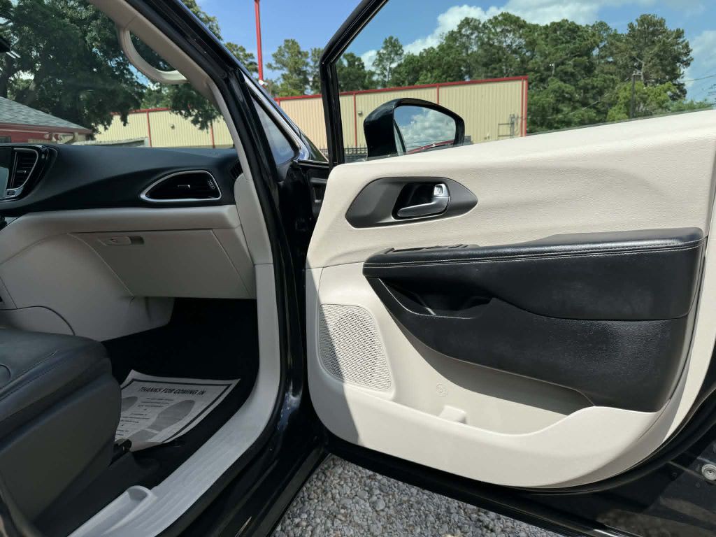 2022 Chrysler Pacifica Image 23