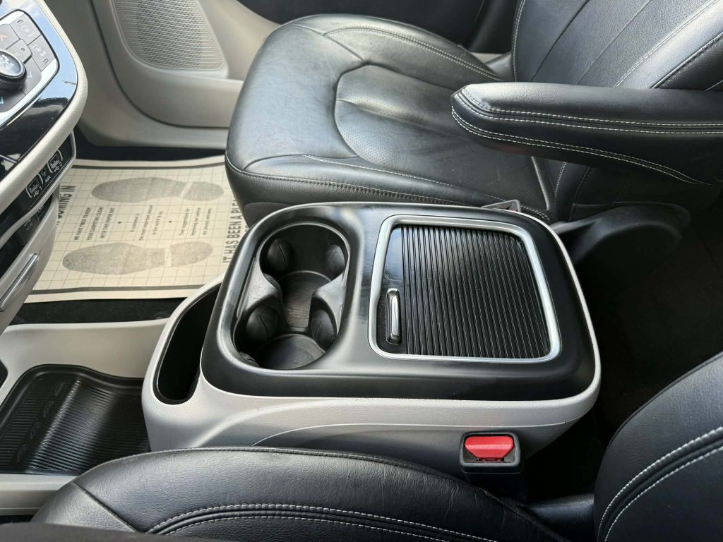 2022 Chrysler Pacifica Image 24