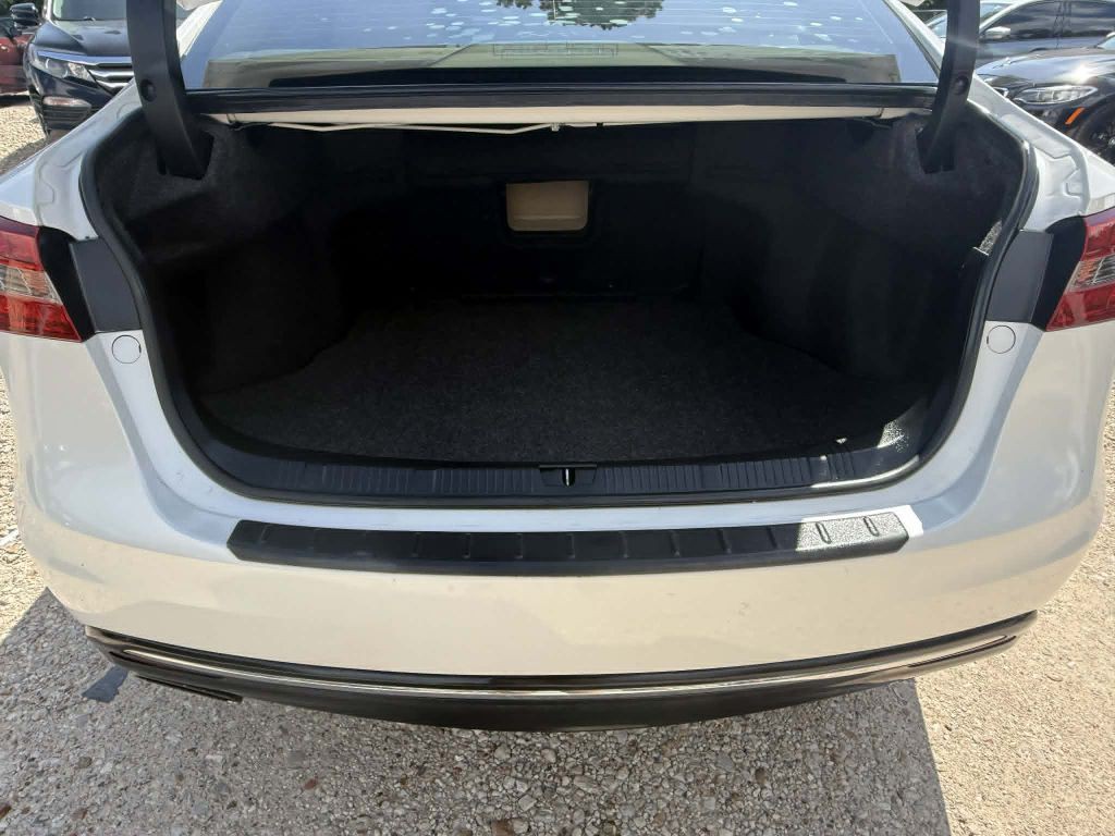 2016 Toyota Avalon Image 8