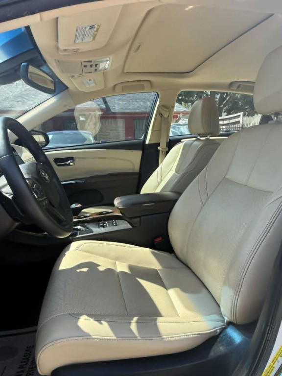 2016 Toyota Avalon Image 13