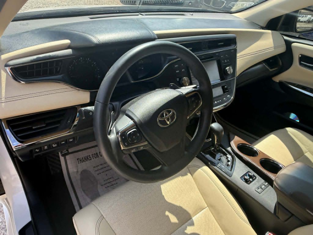 2016 Toyota Avalon Image 14