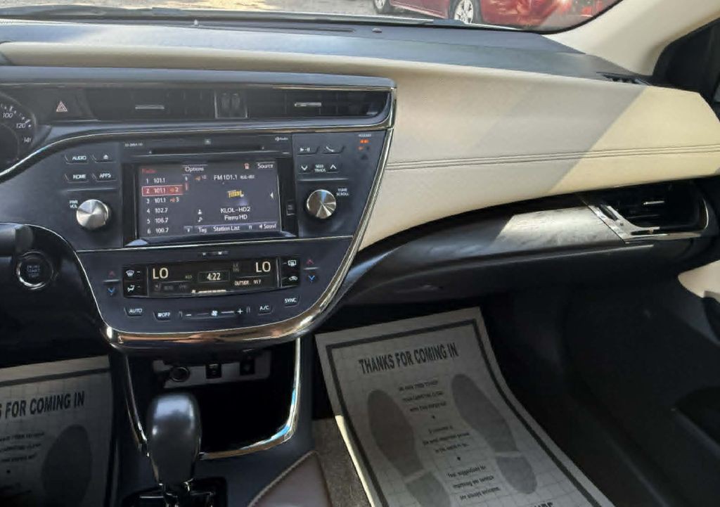 2016 Toyota Avalon Image 15