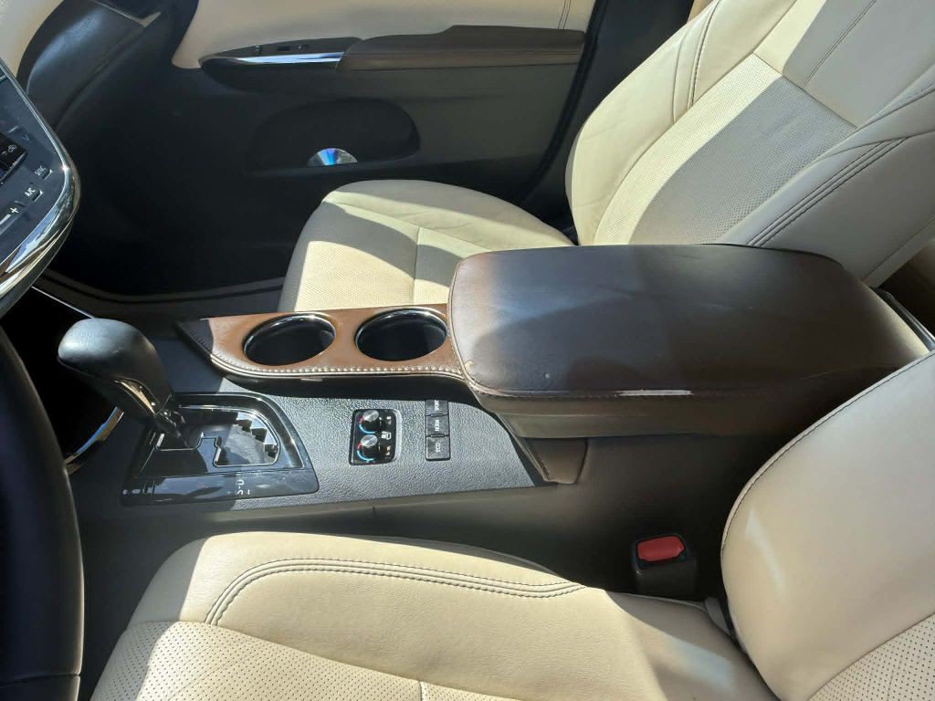 2016 Toyota Avalon Image 29