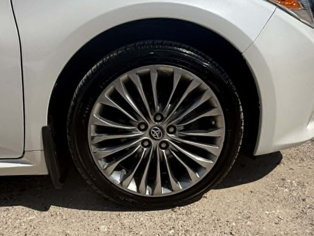 2016 Toyota Avalon Image 39