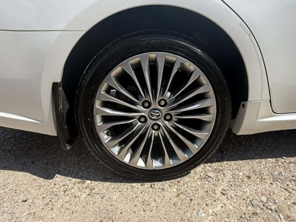 2016 Toyota Avalon Image 40