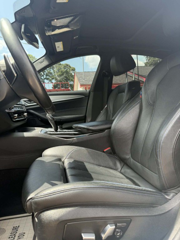 2019 BMW 5 Series Image 10