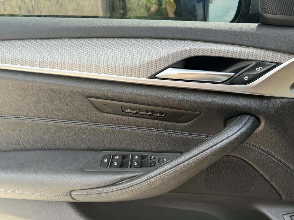 2019 BMW 5 Series Image 12