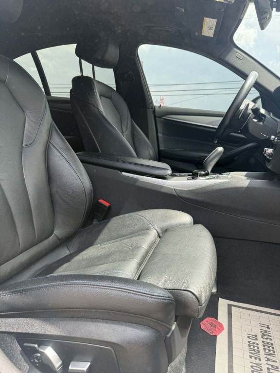 2019 BMW 5 Series Image 16