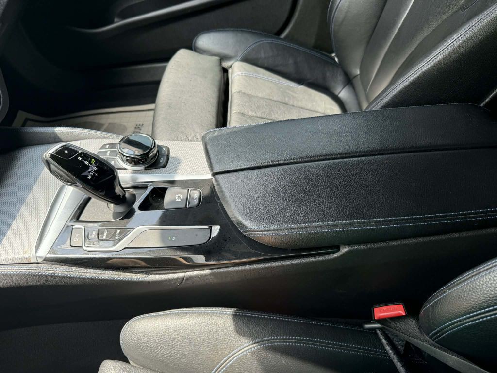 2019 BMW 5 Series Image 25