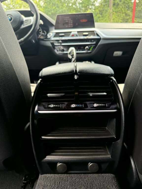 2019 BMW 5 Series Image 29