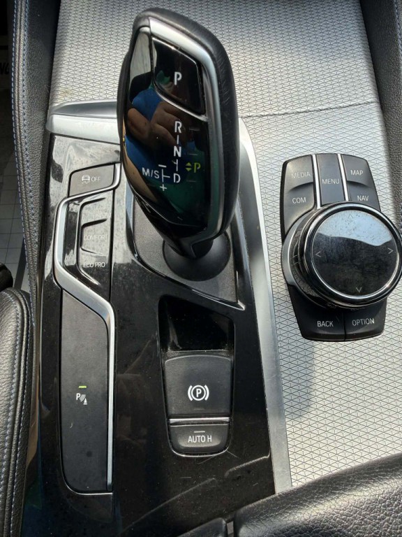 2019 BMW 5 Series Image 32