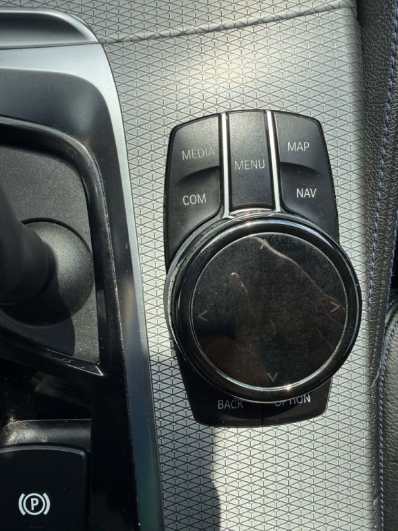2019 BMW 5 Series Image 33