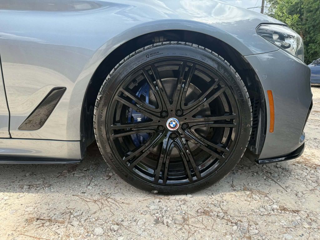 2019 BMW 5 Series Image 38