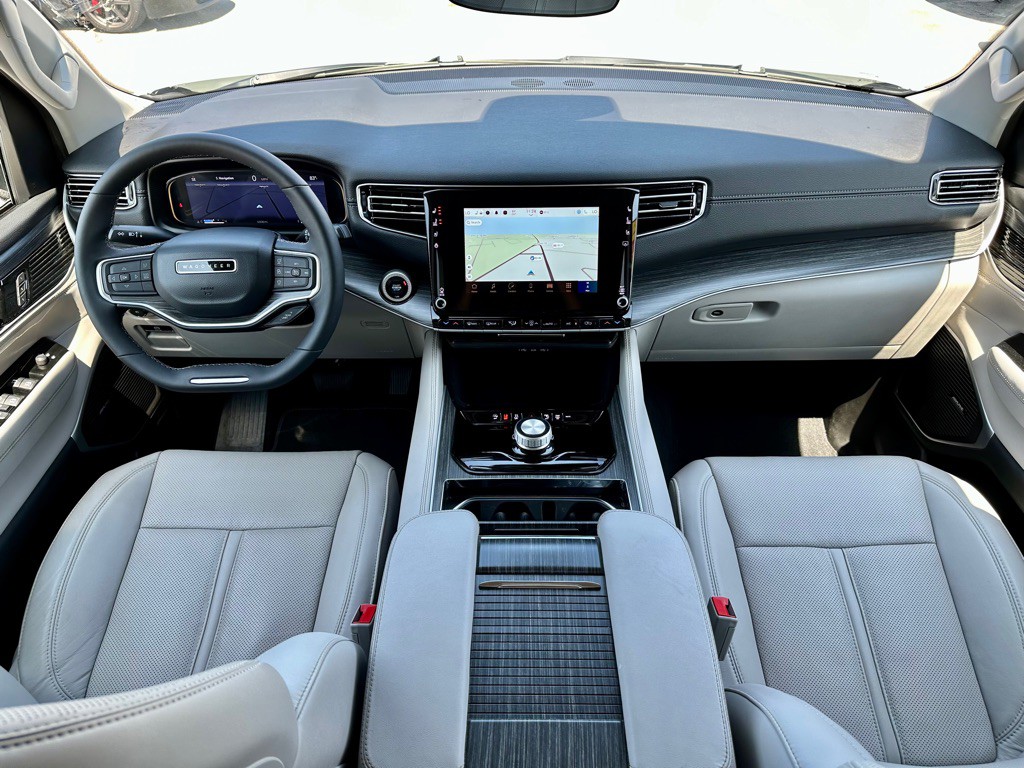 2024 Jeep Wagoneer Image 15