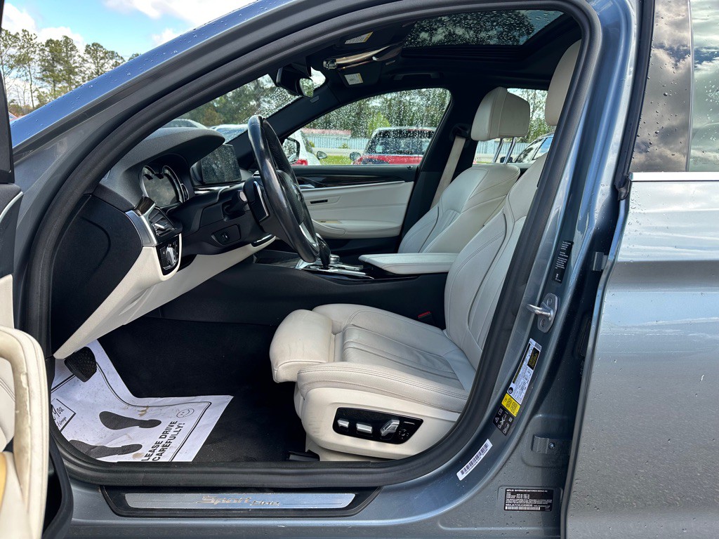 2018 BMW 5 Series Image 11