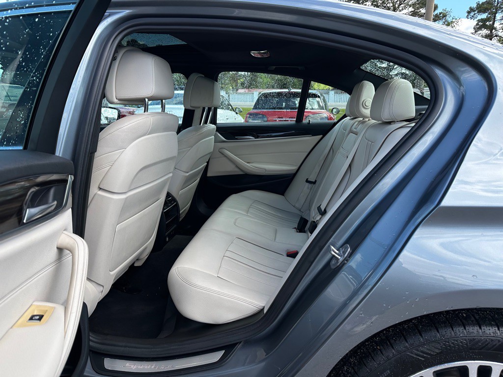 2018 BMW 5 Series Image 13