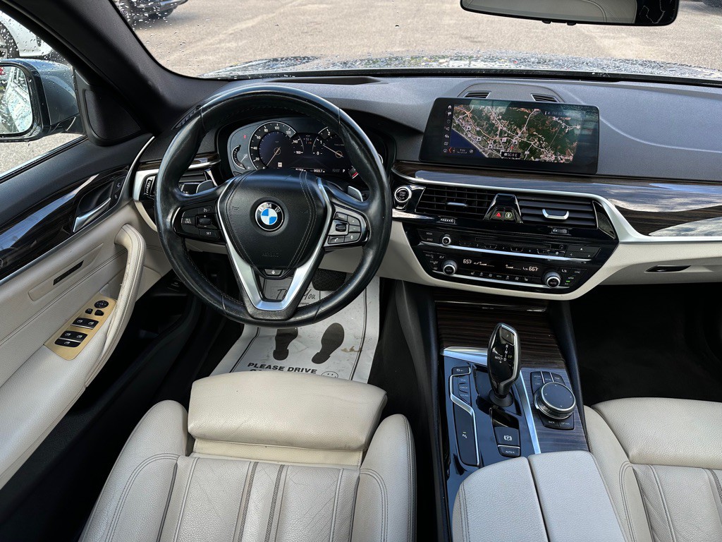 2018 BMW 5 Series Image 15