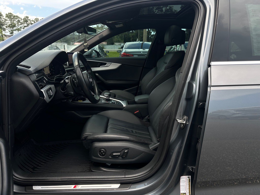 2017 Audi A4 Image 11