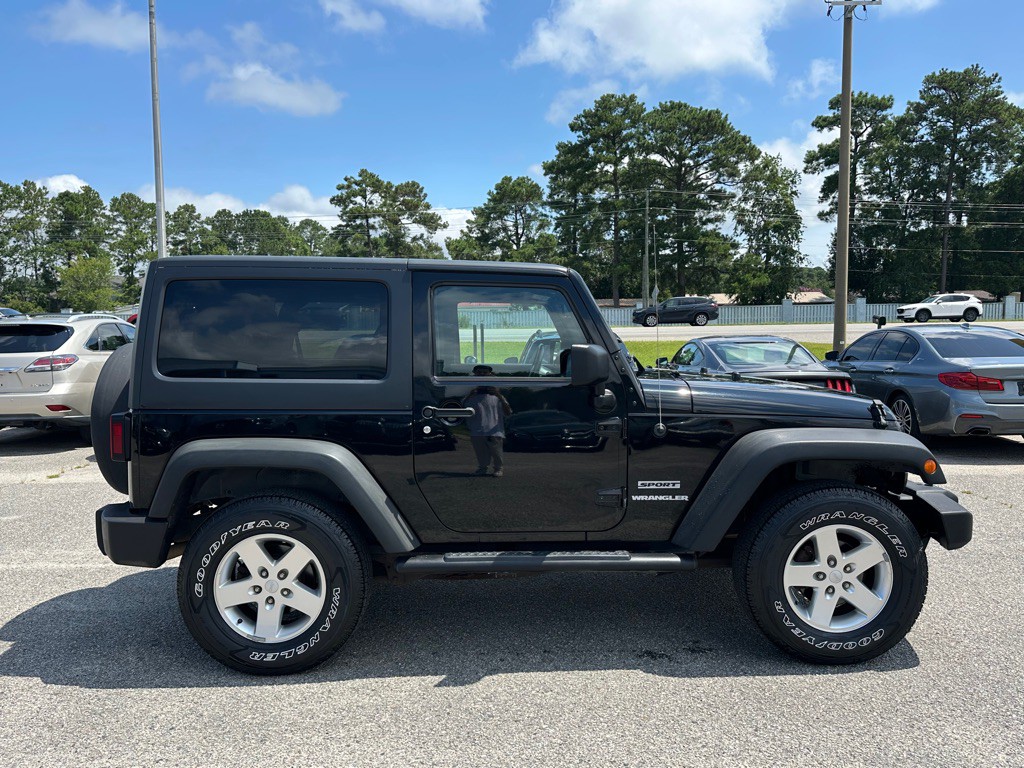 2013 Jeep Wrangler Image 4