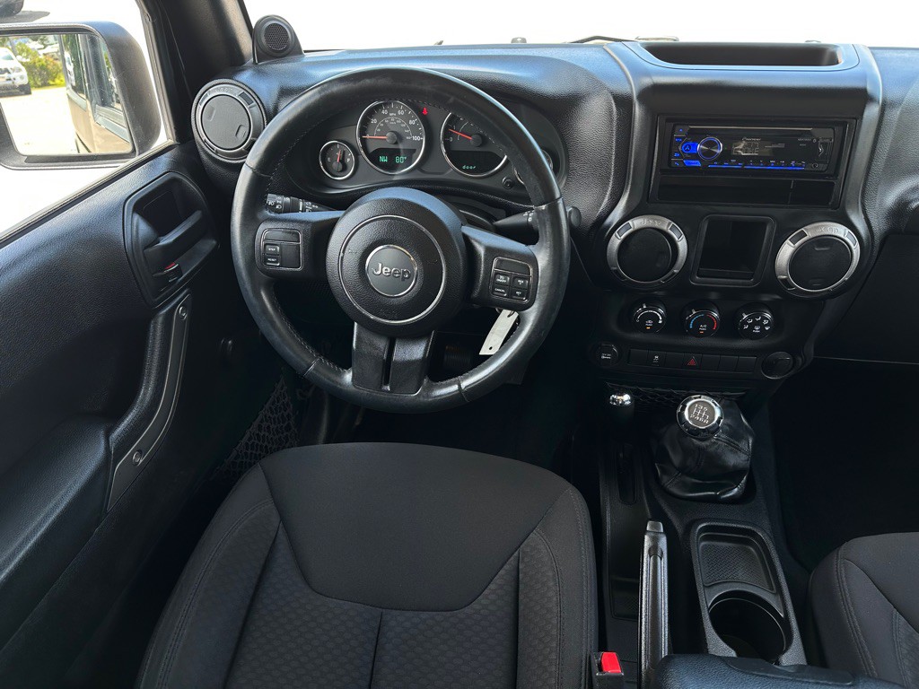 2013 Jeep Wrangler Image 10
