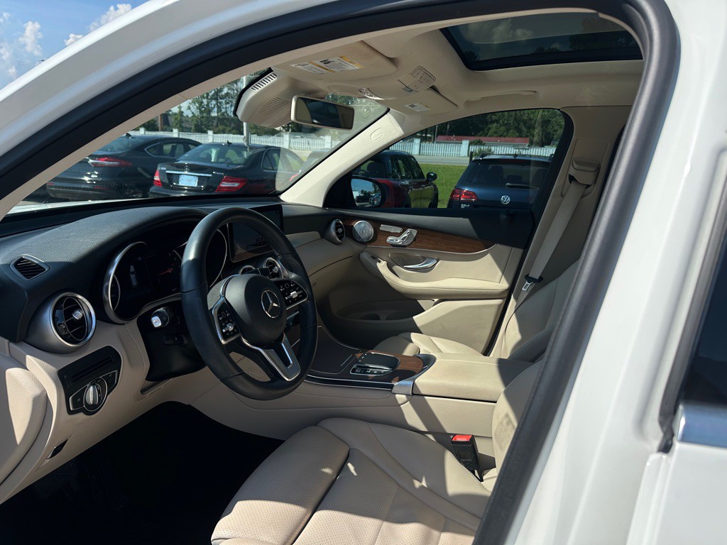 2020 Mercedes-Benz GLC-Class Image 14