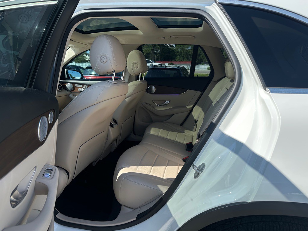 2020 Mercedes-Benz GLC-Class Image 15