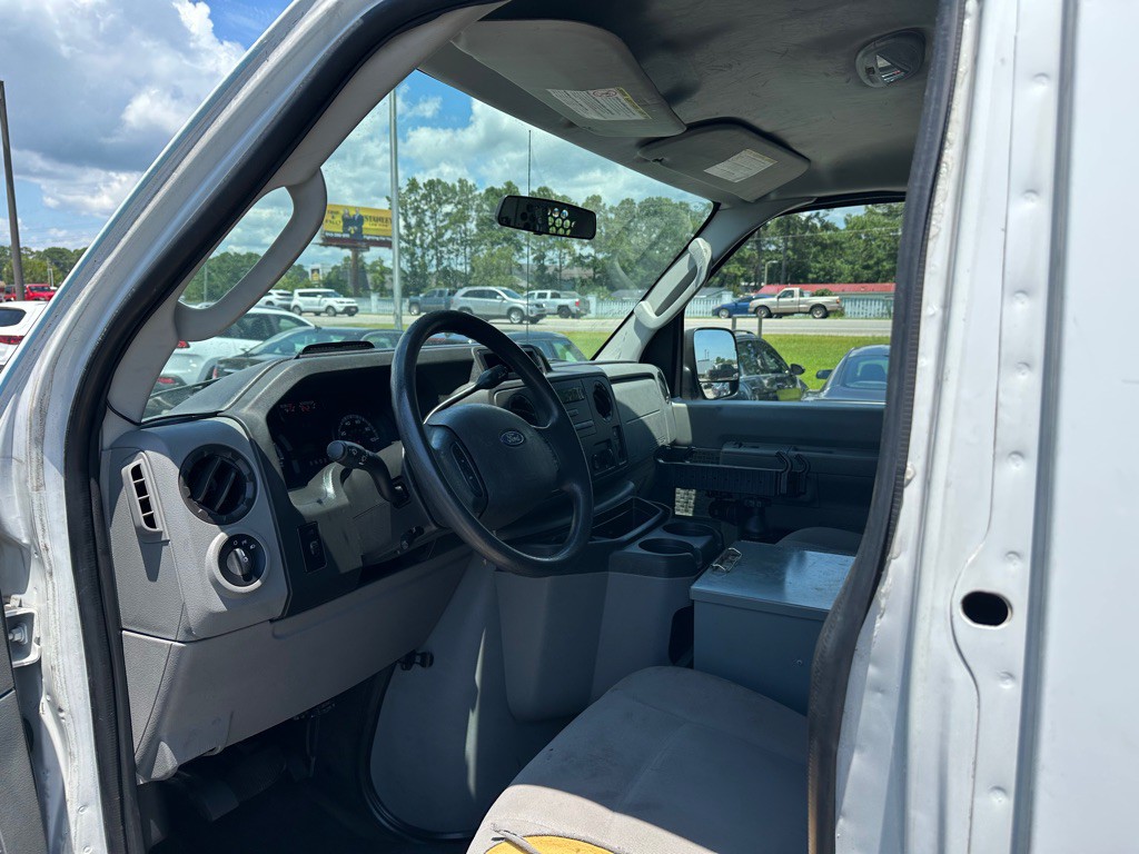 2012 Ford Econoline Image 15
