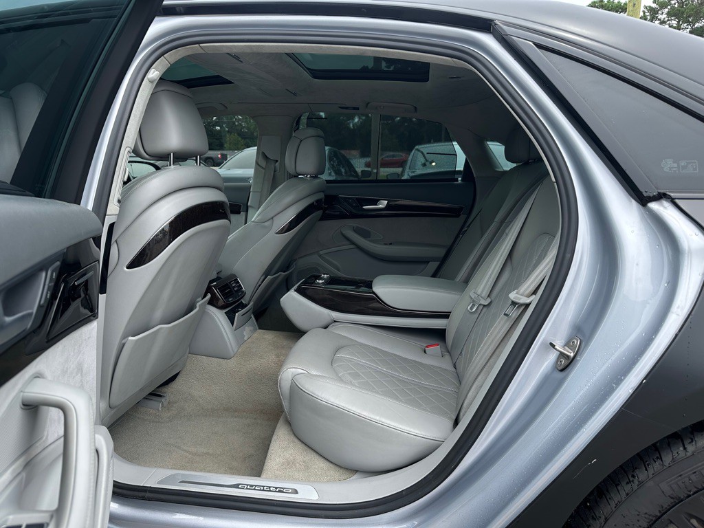 2016 Audi A8 Image 8