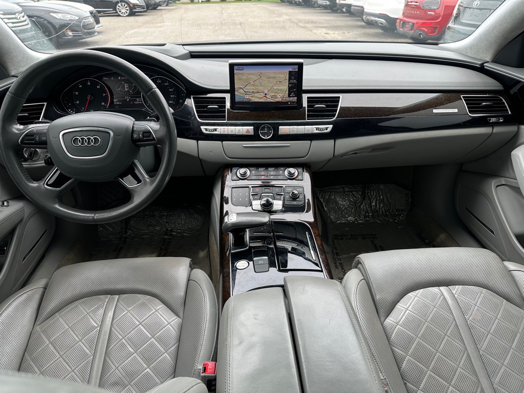 2016 Audi A8 Image 9