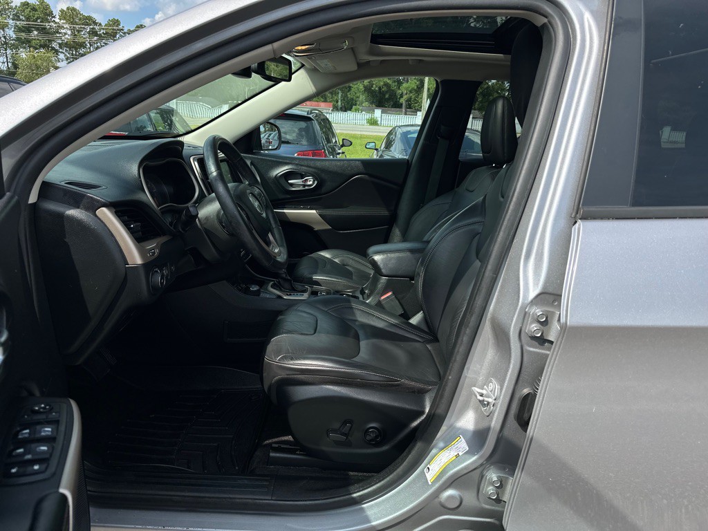 2018 Jeep Cherokee Image 12