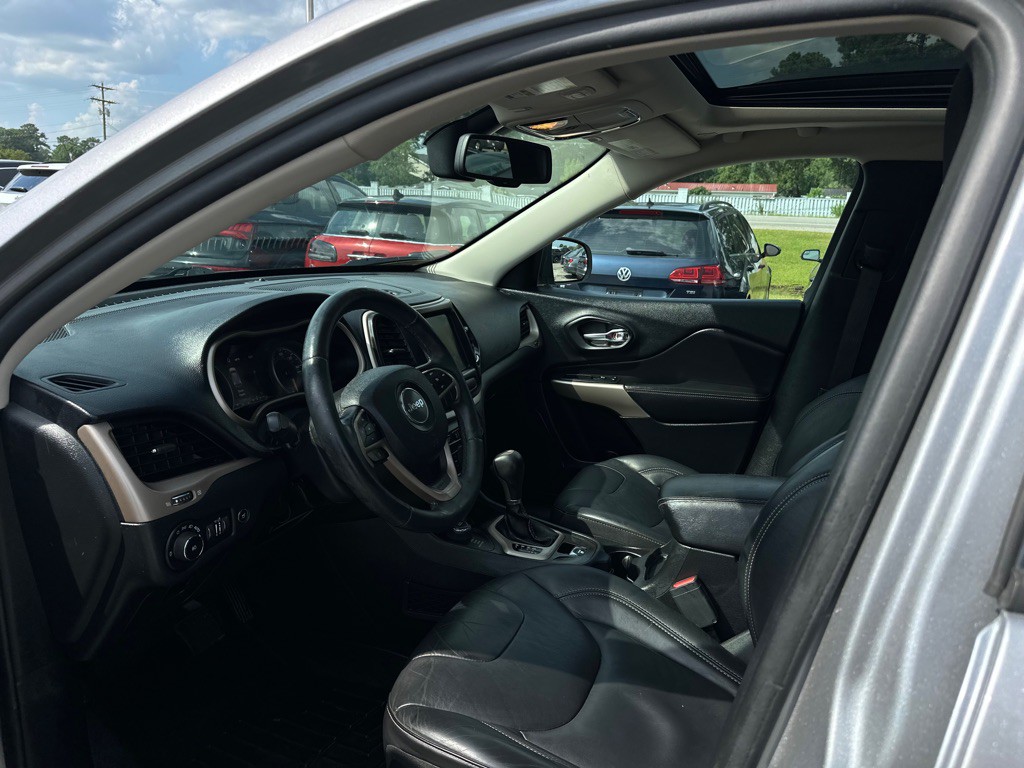2018 Jeep Cherokee Image 13