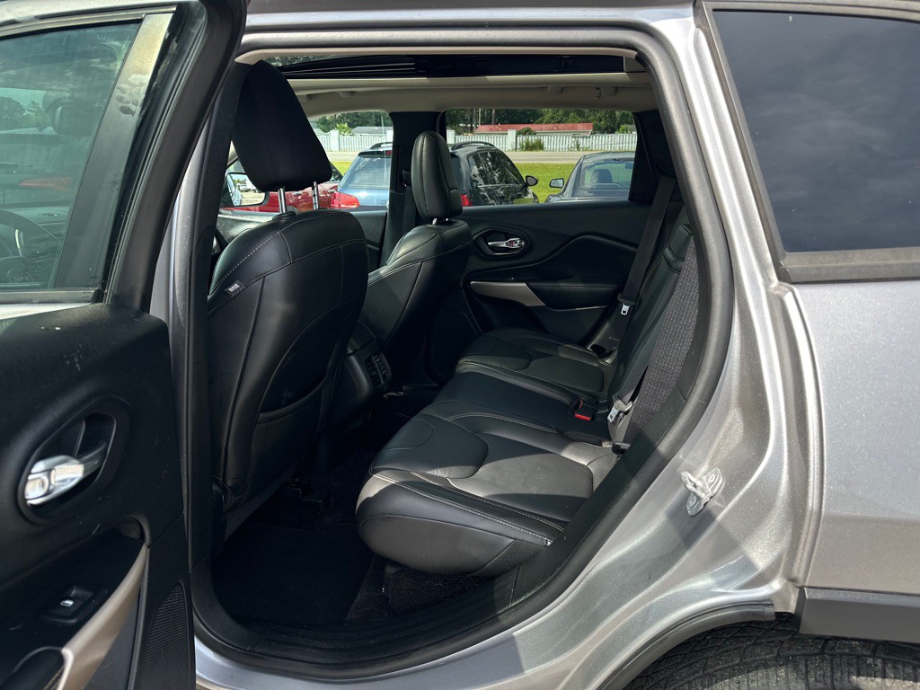 2018 Jeep Cherokee Image 14