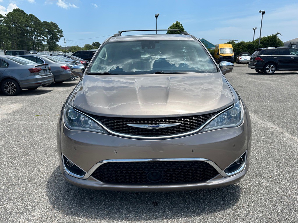 2017 Chrysler Pacifica Image 2