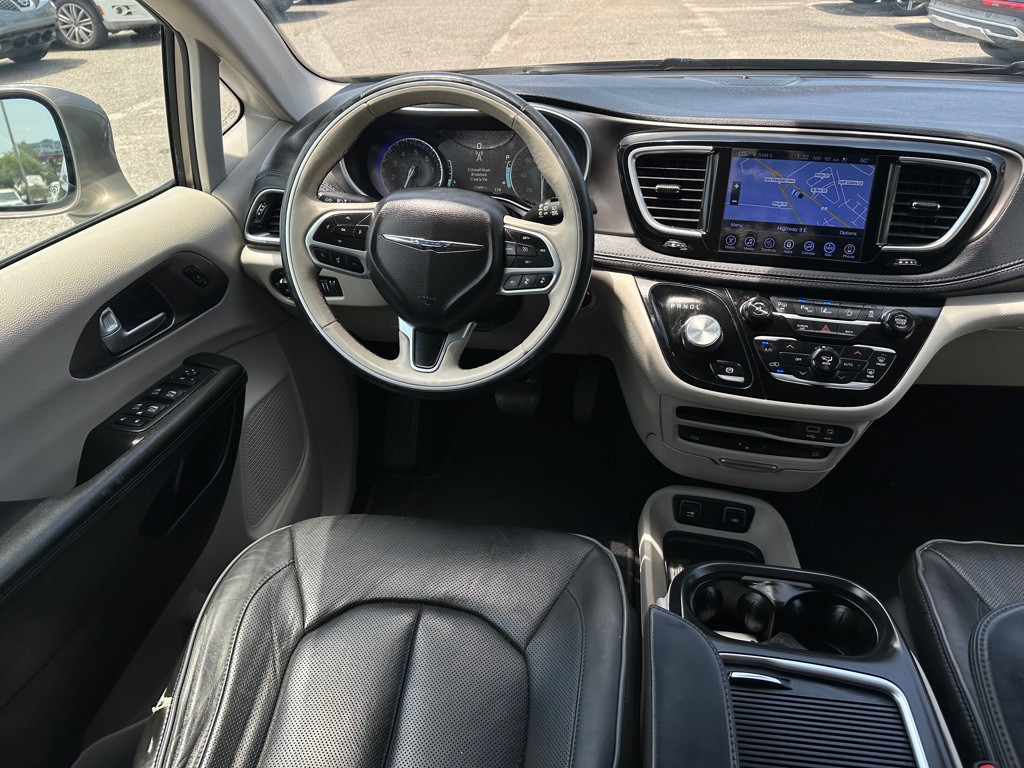 2017 Chrysler Pacifica Image 15